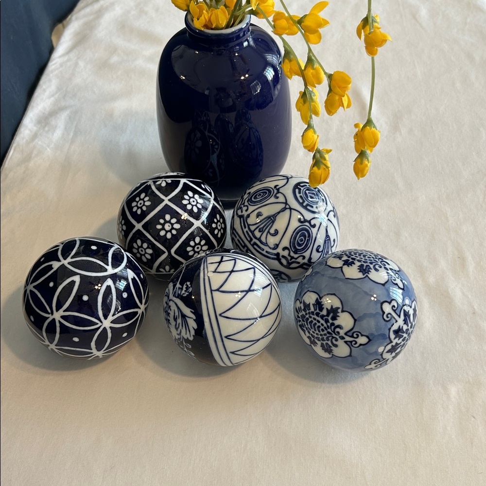 Home Decor 5 spheres in basket Ceramic Chinoiserie Orbs Cobalt blue table decor - Picture 4 of 6